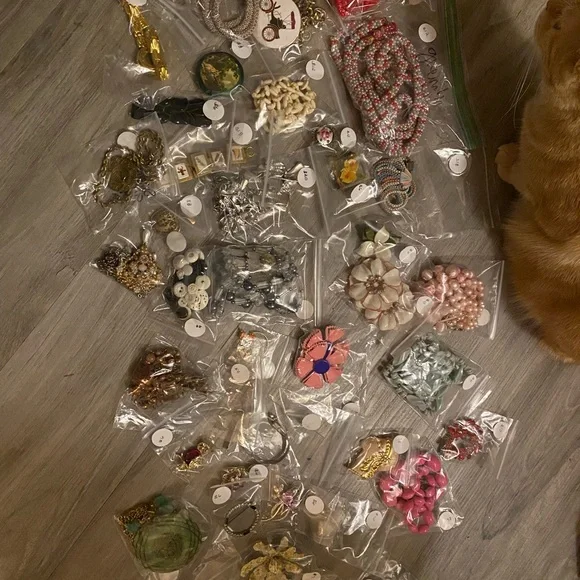 Assorted Jewelry Collection - Picture 3 of 3